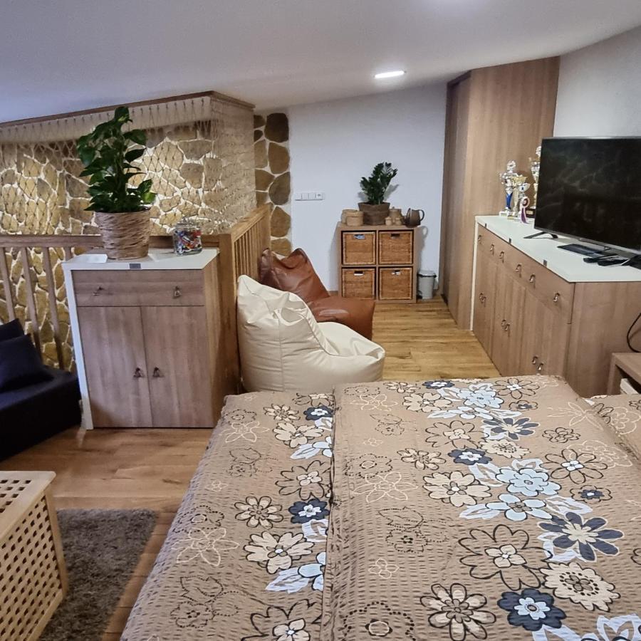 235 - 3 Apartment